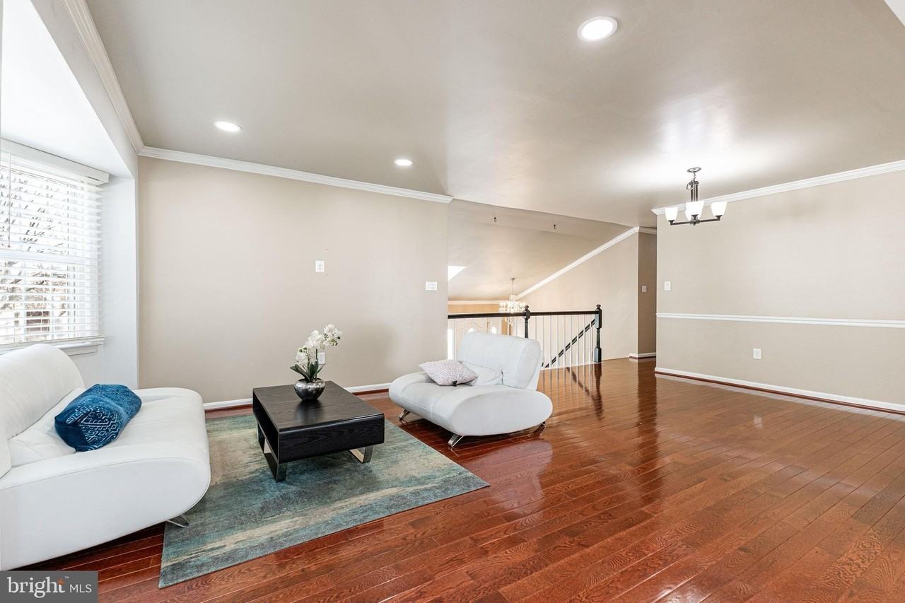 7716 Green Garland Dr - Photo 4 of 28