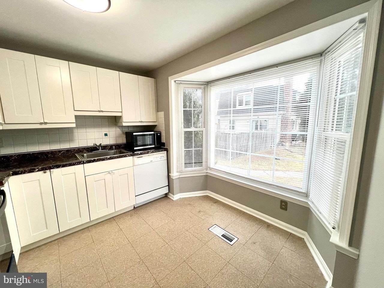 3039 Talking Rock Dr - Photo 3 of 27