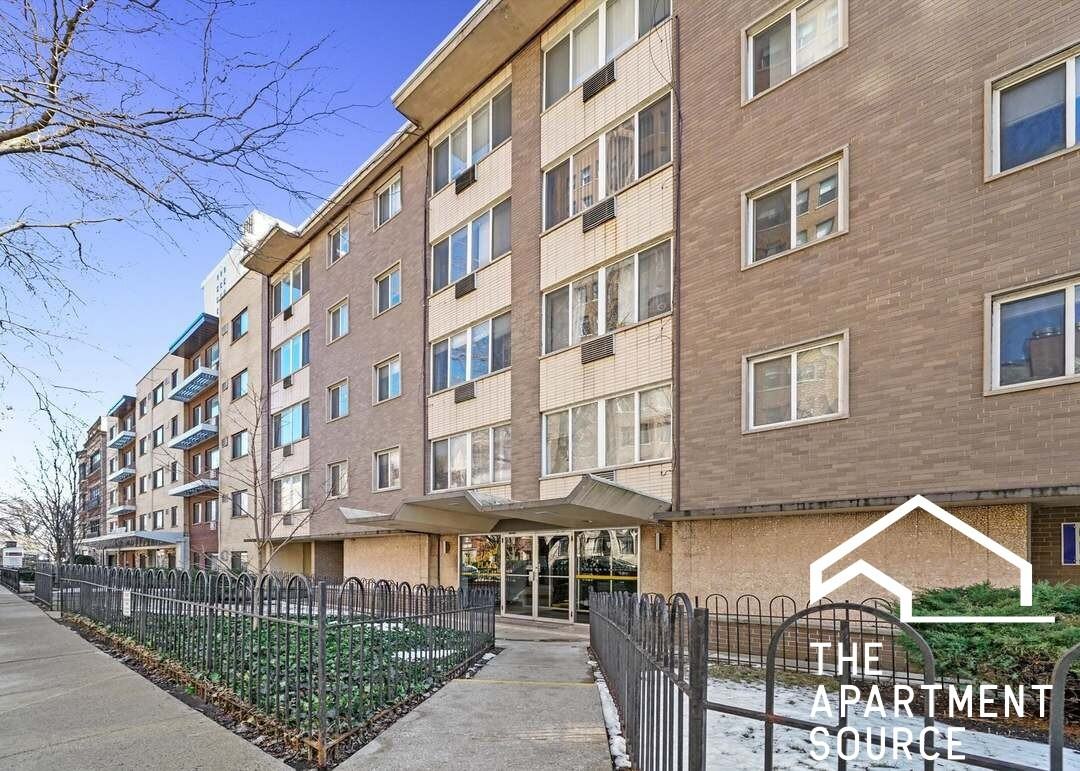 539 W Stratford Pl #405 - Photo 6 of 6