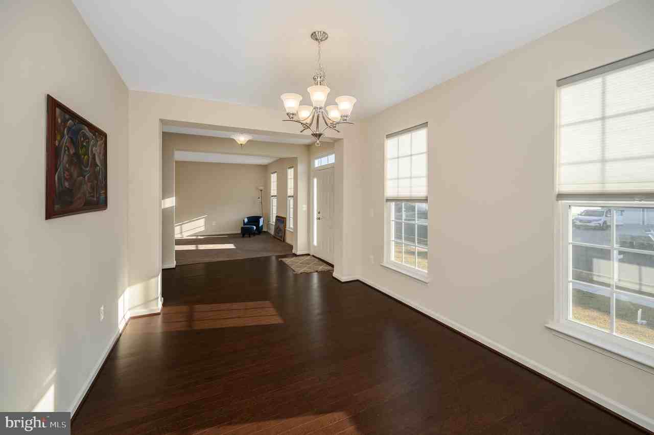 1070 Coriander Ln - Photo 6 of 45