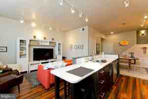 featured image of 122 N Loudoun St Apt 202 #202