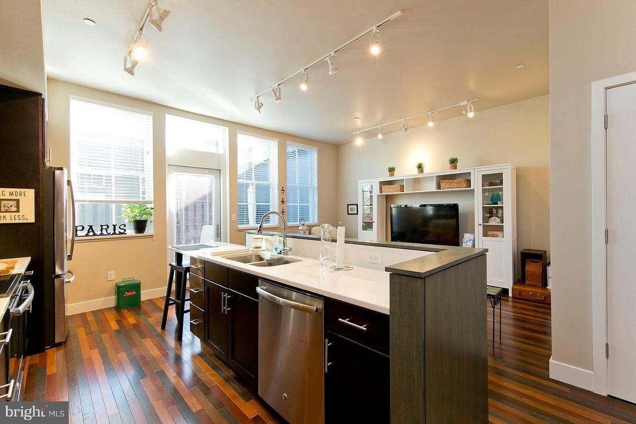 122 N Loudoun St Apt 202 #202 - Photo 2 of 29