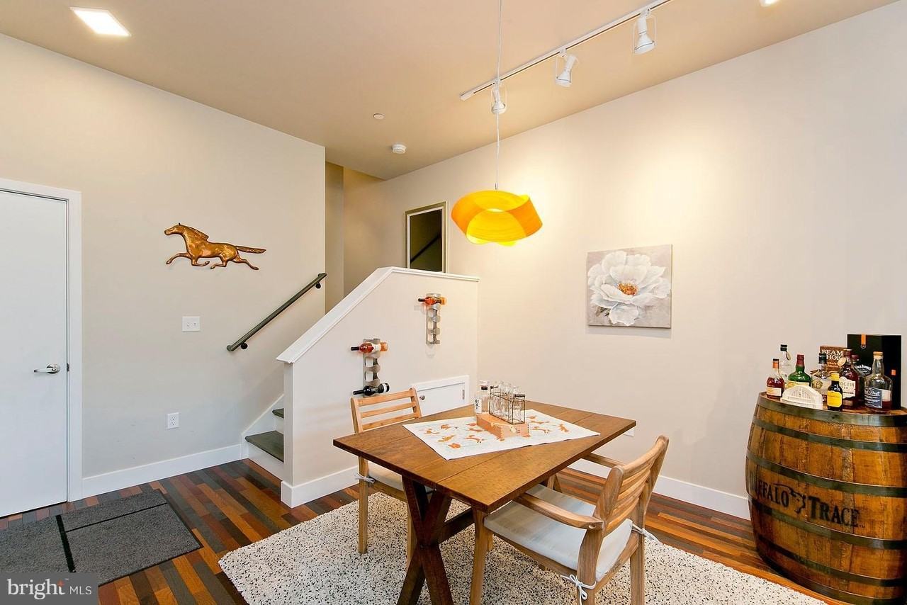 122 N Loudoun St Apt 202 #202 - Photo 6 of 29