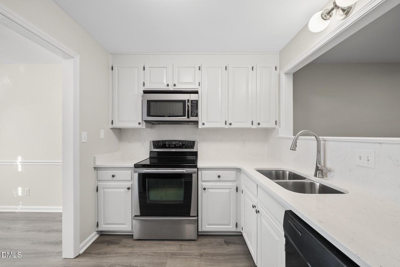 5538 Sharpe Dr - Photo 6 of 23