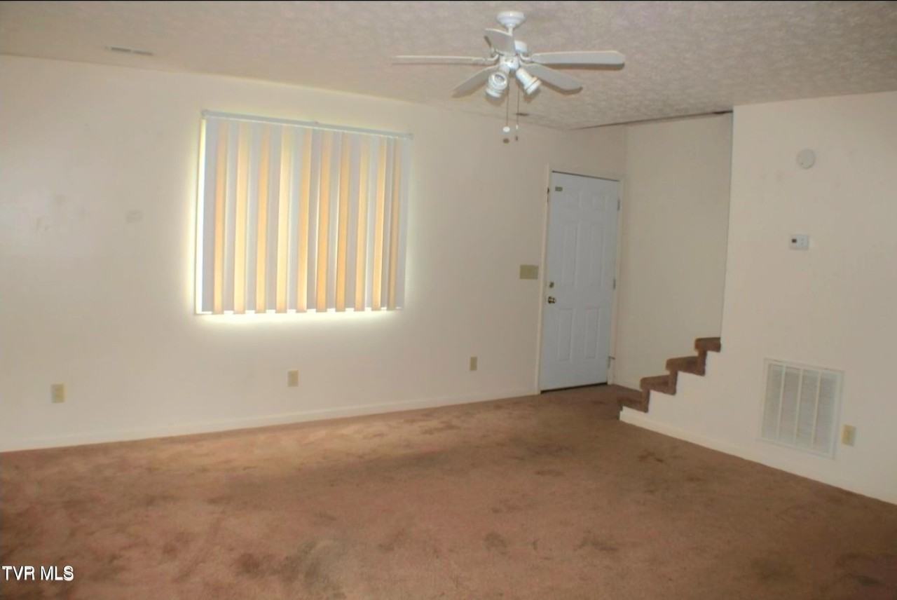 661 N Holston River Dr Unit 4 #4 - Photo 4 of 17