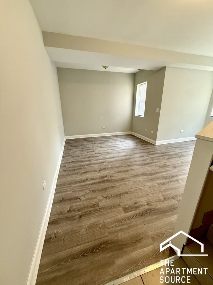 6911 S Paxton Ave #G - Photo 3 of 17