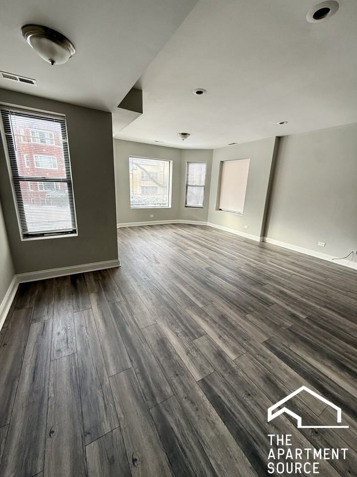 6913 S Paxton Ave #3 - Photo 3 of 12