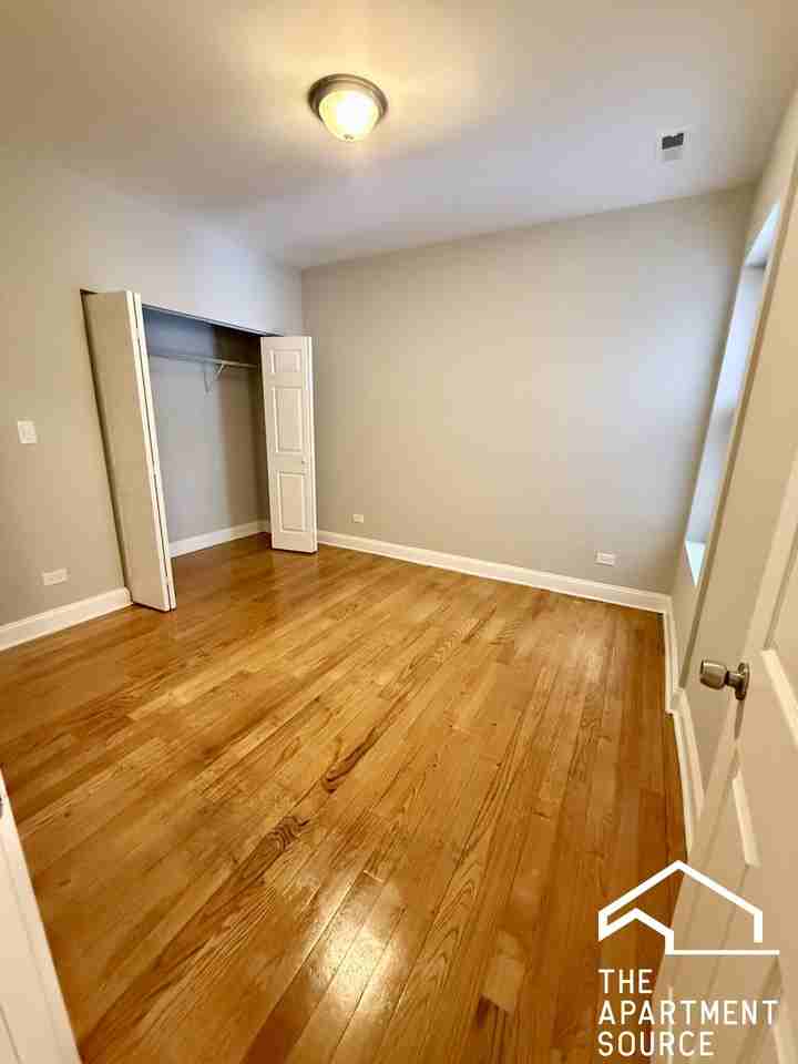 6913 S Paxton Ave #3 - Photo 6 of 12