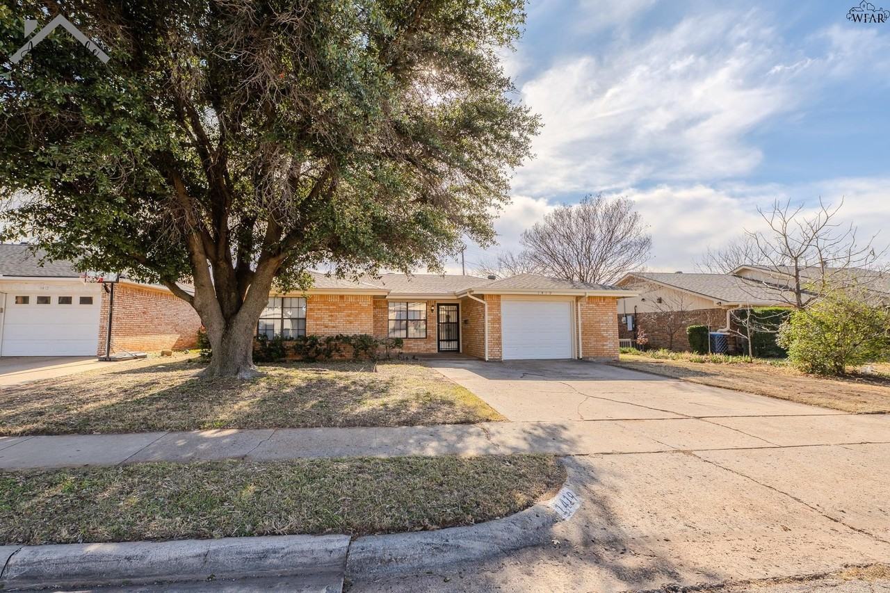 1419 Christine Rd - Photo 2 of 24