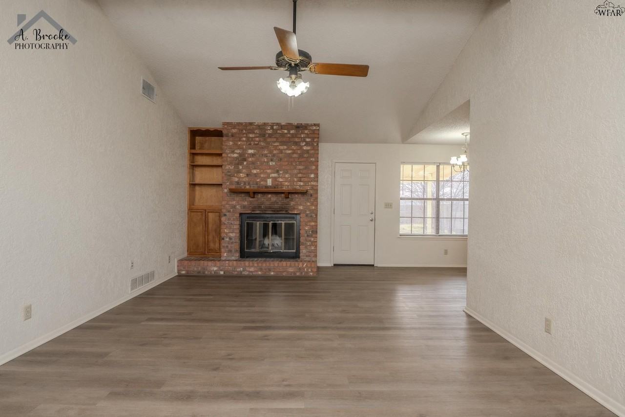 1419 Christine Rd - Photo 4 of 24