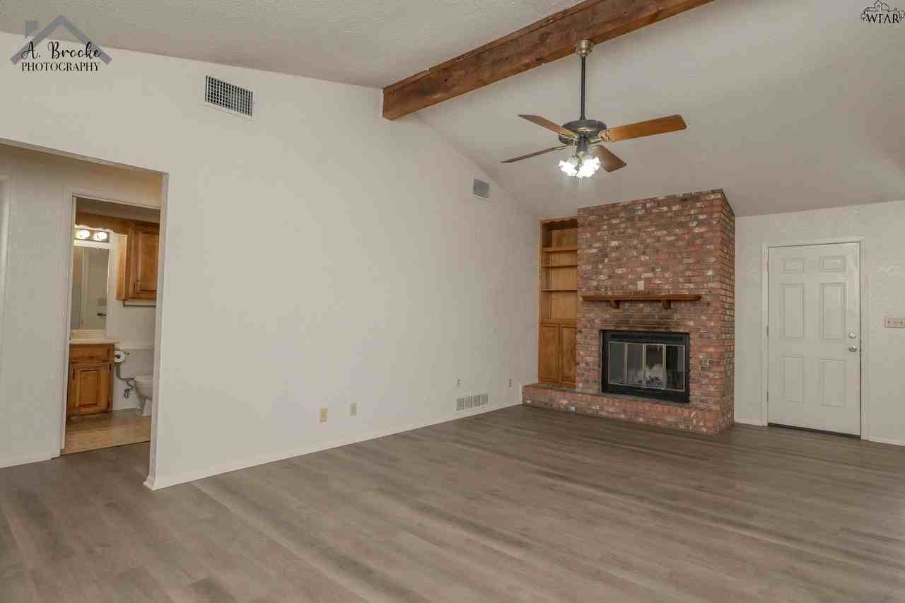 1419 Christine Rd - Photo 5 of 24