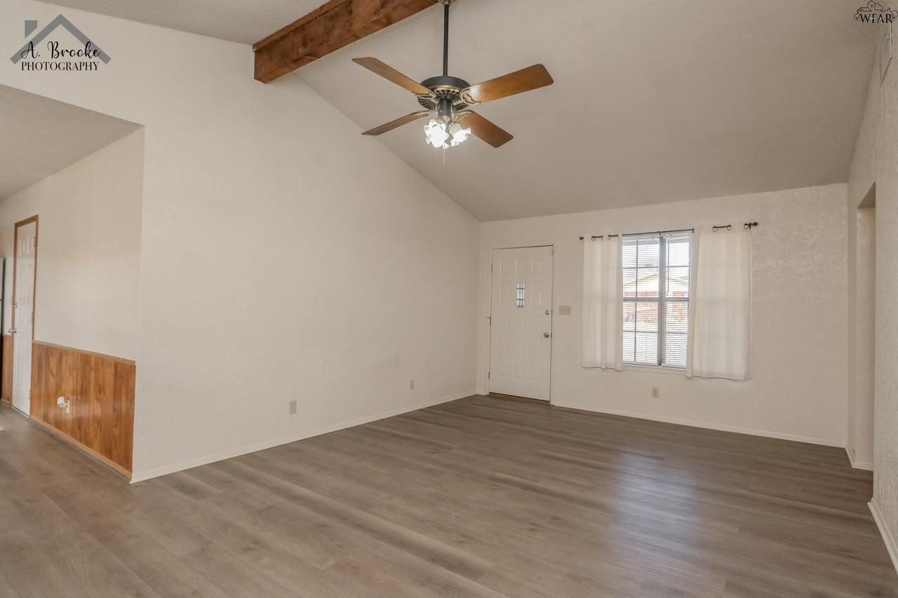 1419 Christine Rd - Photo 7 of 24