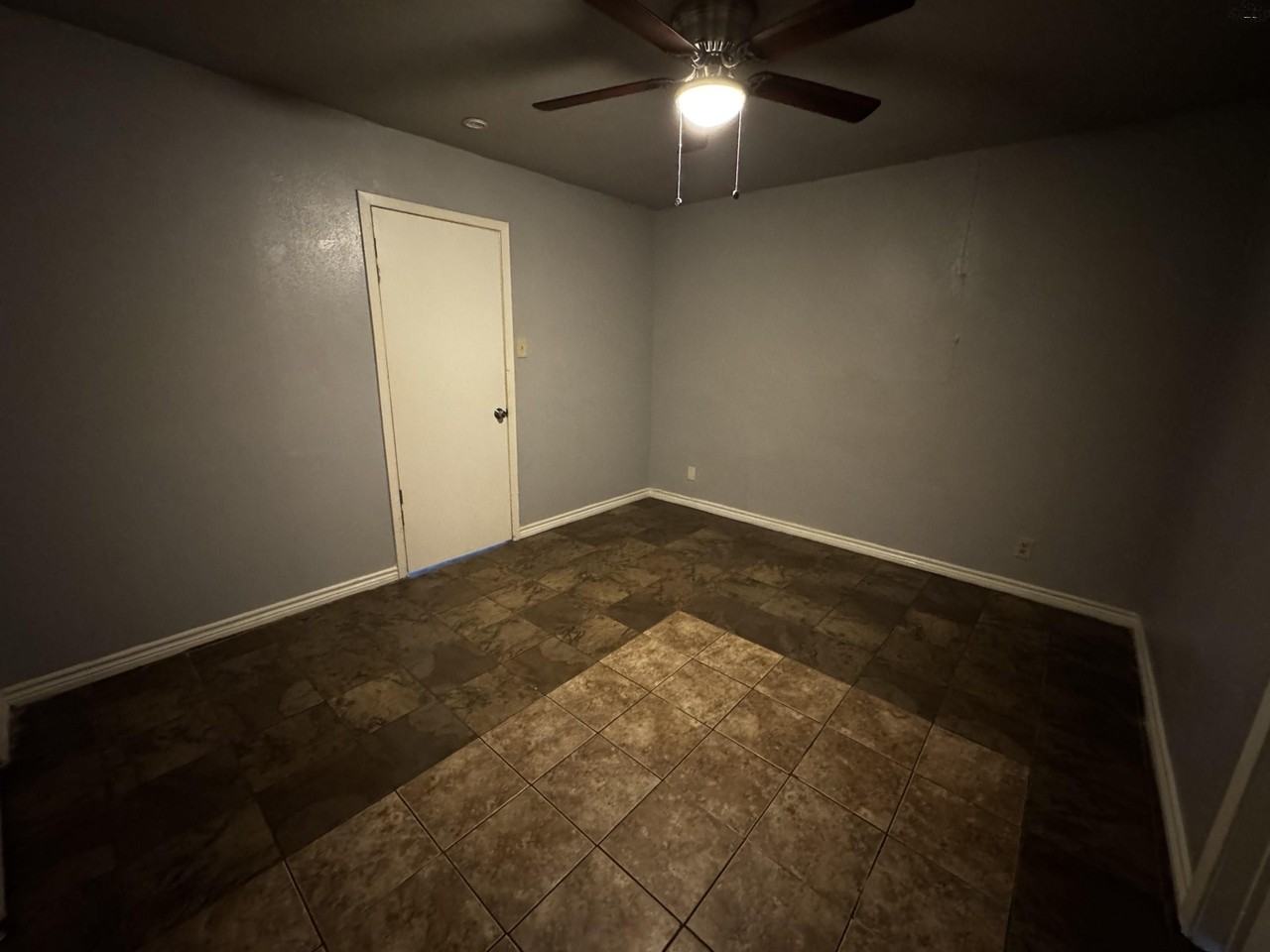 1616 Britain St #2 - Photo 4 of 8