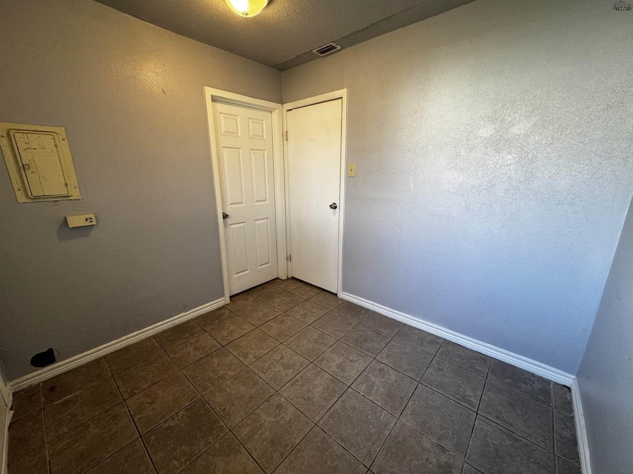 1616 Britain St #2 - Photo 7 of 8