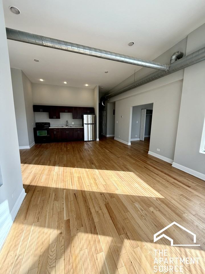 6917 S Paxton Ave #3 - Photo 2 of 14