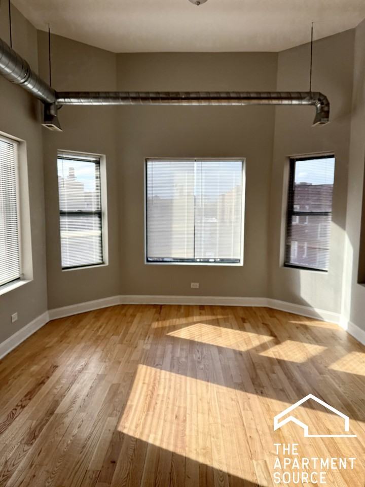 6917 S Paxton Ave #3 - Photo 3 of 14