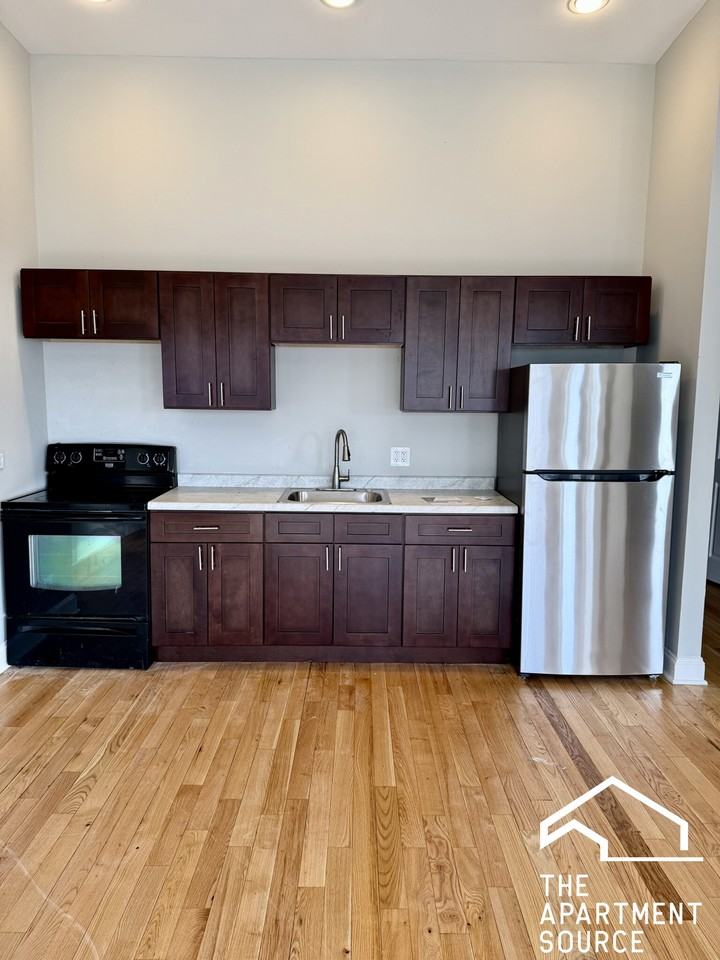 6917 S Paxton Ave #3 - Photo 4 of 14