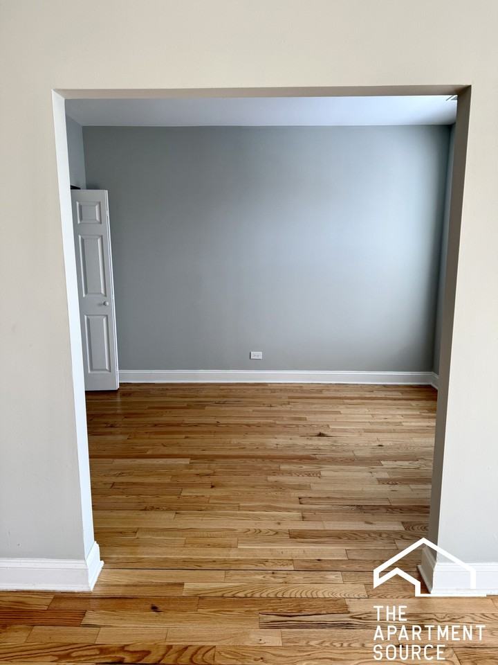 6917 S Paxton Ave #3 - Photo 5 of 14