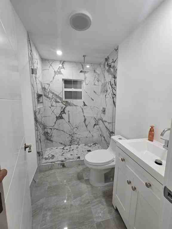 2207 Taft St #2207 - Photo 2 of 14