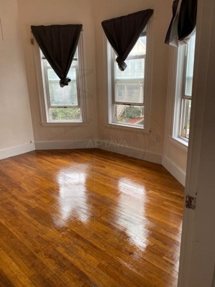 107 Hudson St #2 - Photo 4 of 10