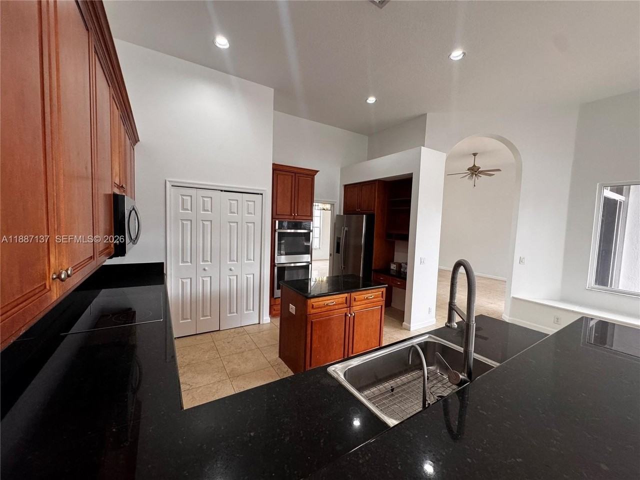 18520 Sw 39th St #0 - Photo 3 of 32