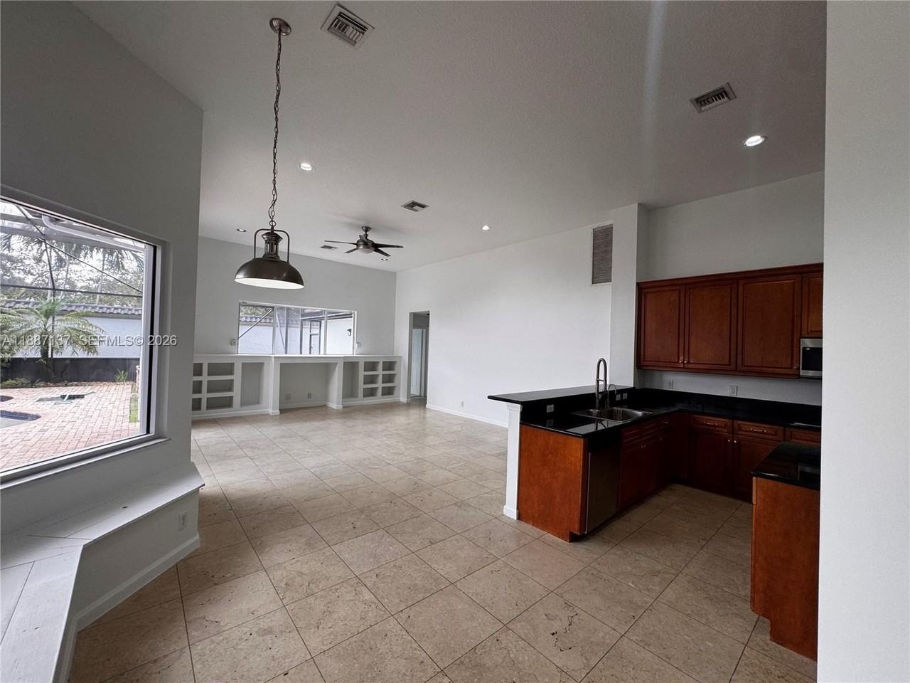 18520 Sw 39th St #0 - Photo 4 of 32