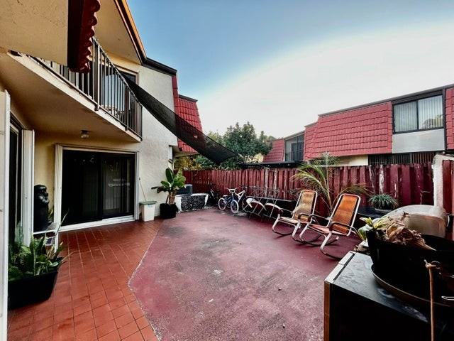 3652 Victoria Drive - Photo 3 of 8