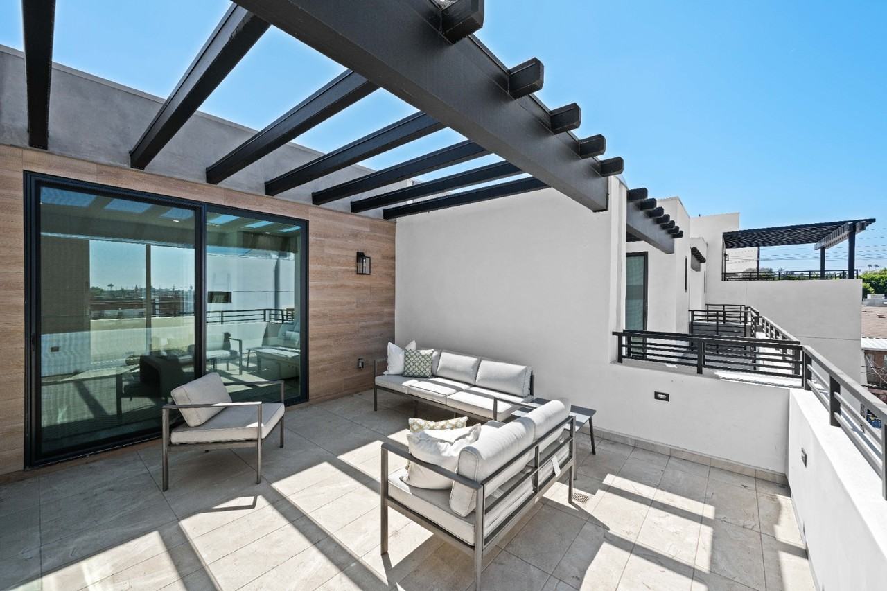 1957 1/2 Preuss Rd - Photo 4 of 30