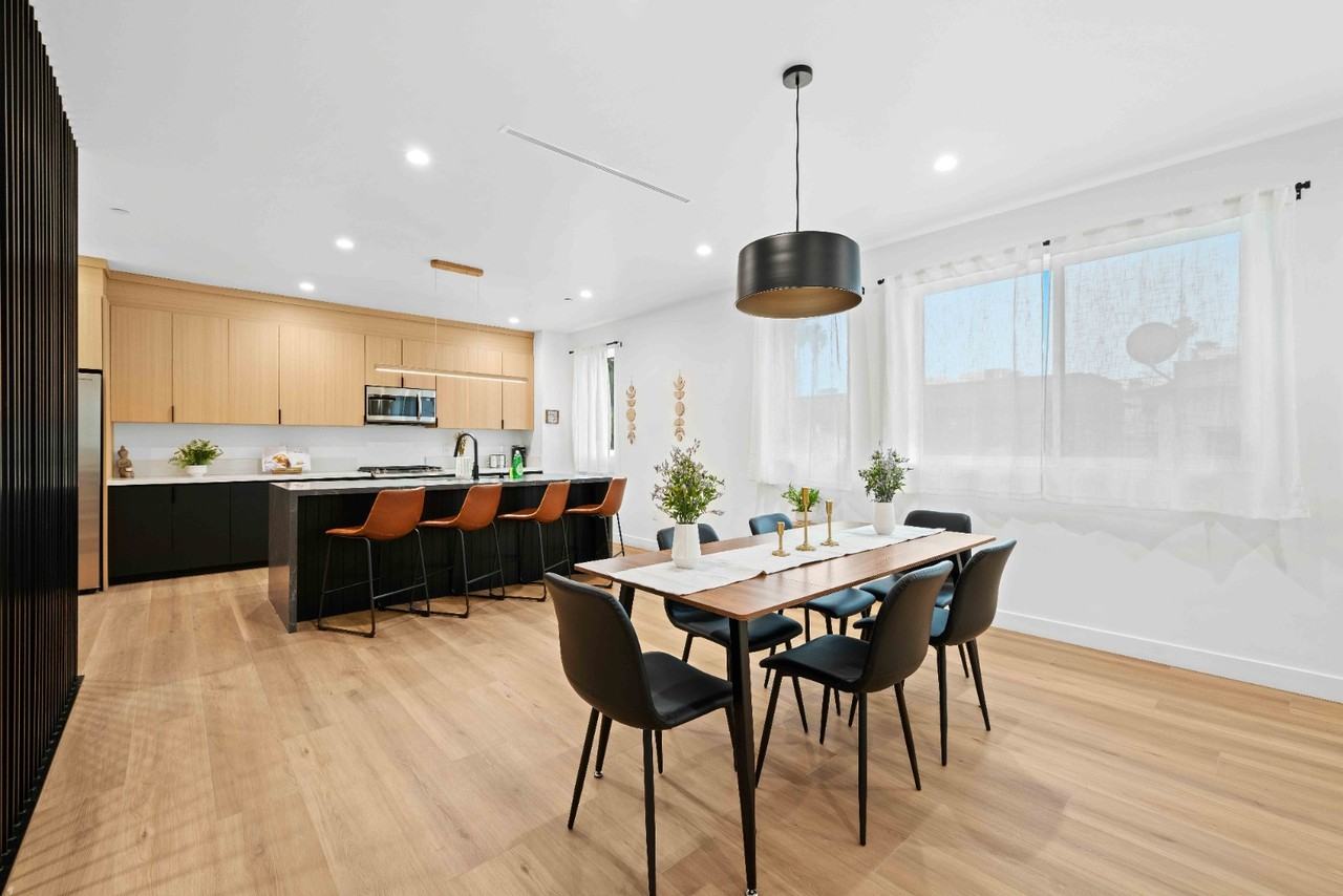 841 N Mccadden Pl #2 - Photo 5 of 26