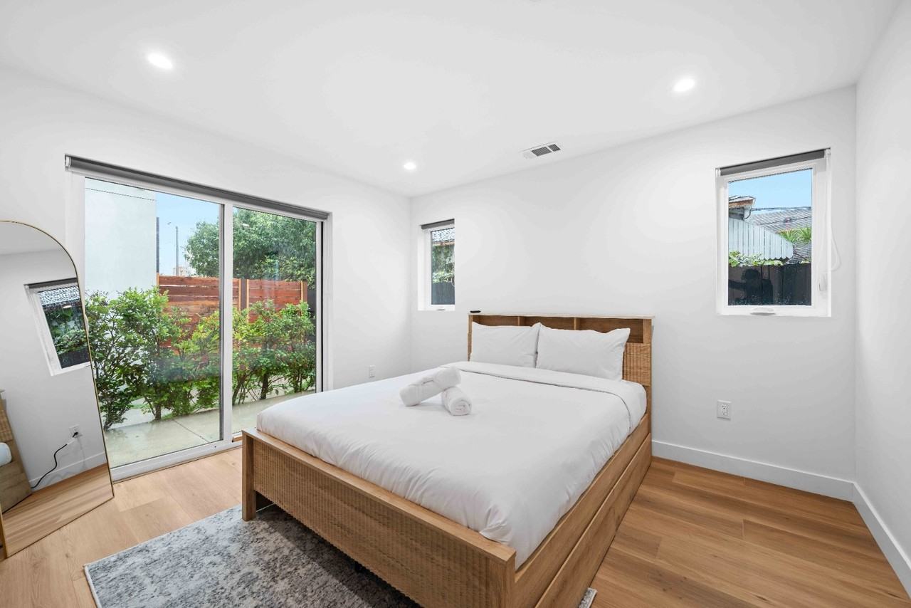 841 N Mccadden Pl #2 - Photo 6 of 26