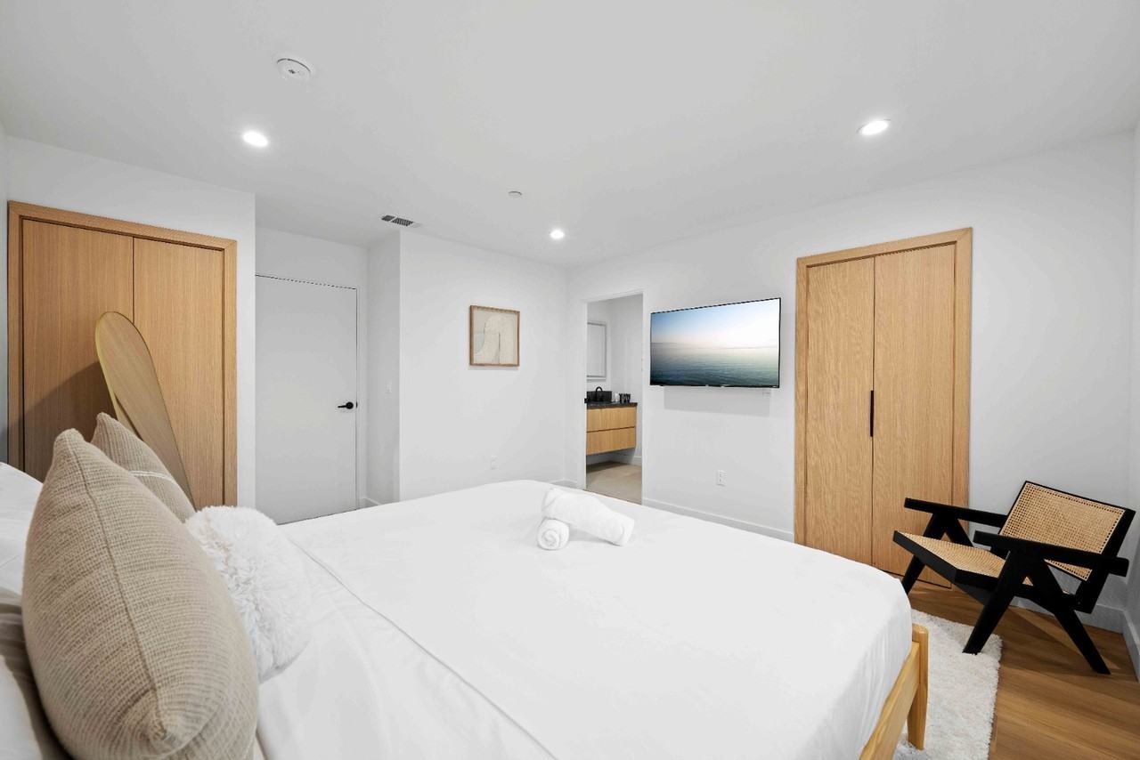 841 N Mccadden Pl #2 - Photo 7 of 26