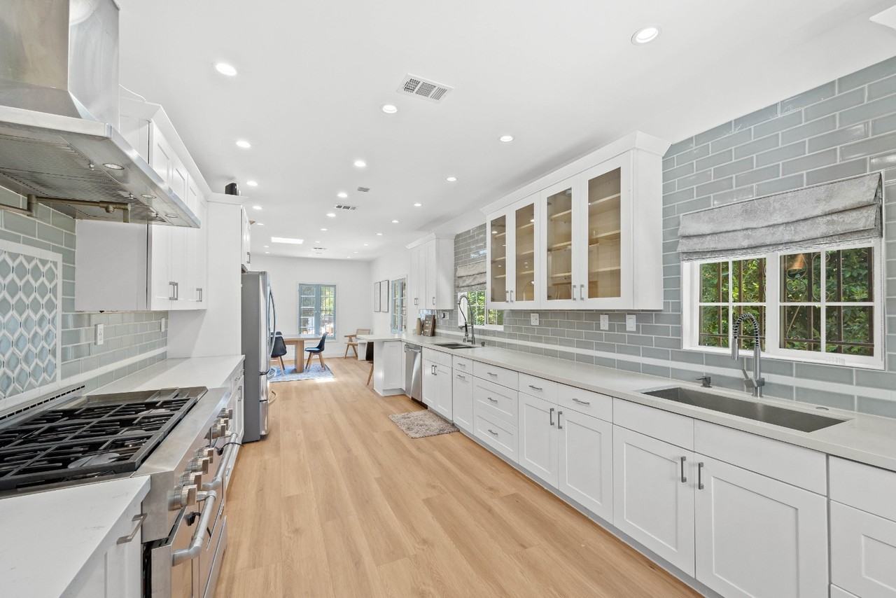 1104 S Crest Dr - Photo 6 of 25