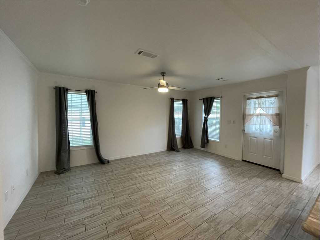 4 Harbor Cove Ct - Photo 2 of 31