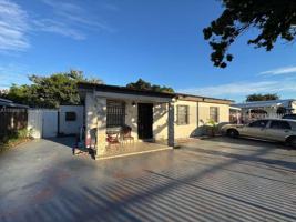 featured image of 825 E 9th Ln