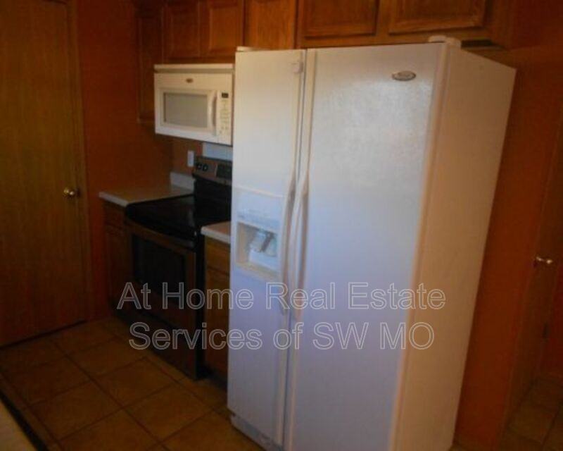 1122 N Ohara Ave - Photo 2 of 16