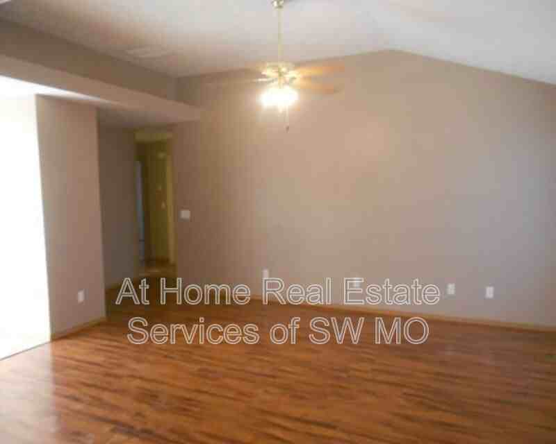 1122 N Ohara Ave - Photo 5 of 16