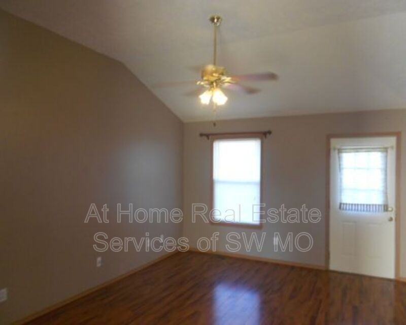 1122 N Ohara Ave - Photo 6 of 16