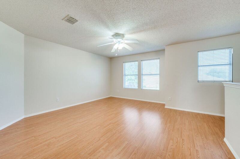 2528 Red Oak Dr - Photo 4 of 13