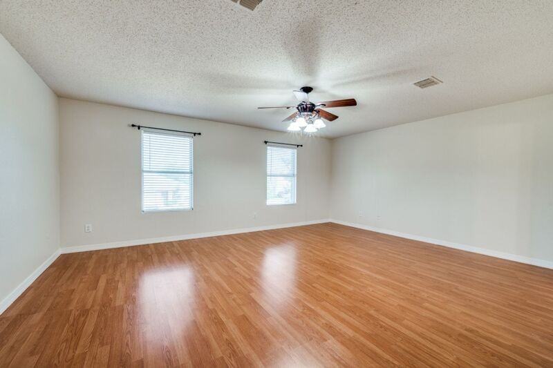 2528 Red Oak Dr - Photo 5 of 13