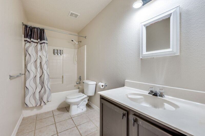 2528 Red Oak Dr - Photo 6 of 13