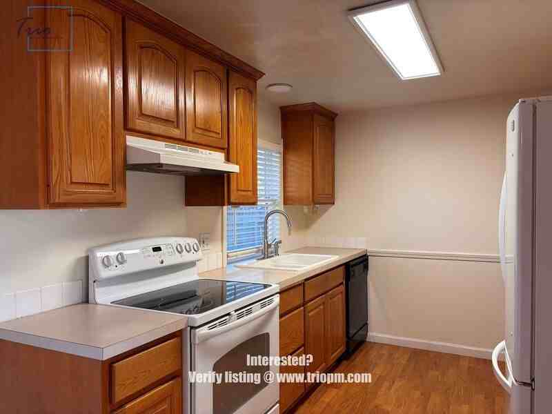 2659 Canterbury St - Photo 4 of 19