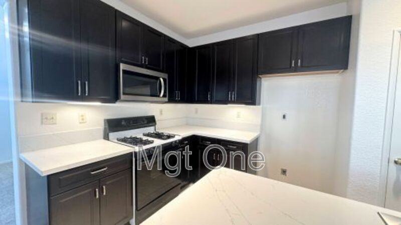 2968 Coral St - Photo 2 of 31