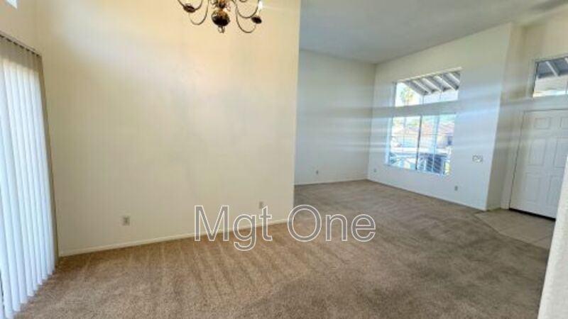 2968 Coral St - Photo 6 of 31