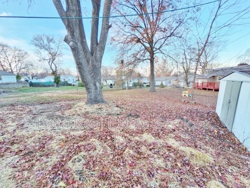 9618 E 33rd St S - Photo 2 of 13