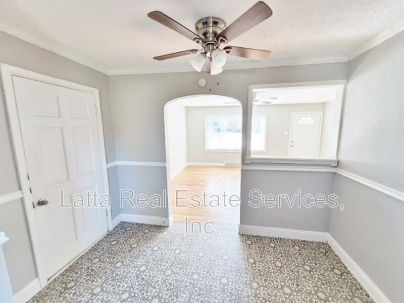 9618 E 33rd St S - Photo 4 of 13