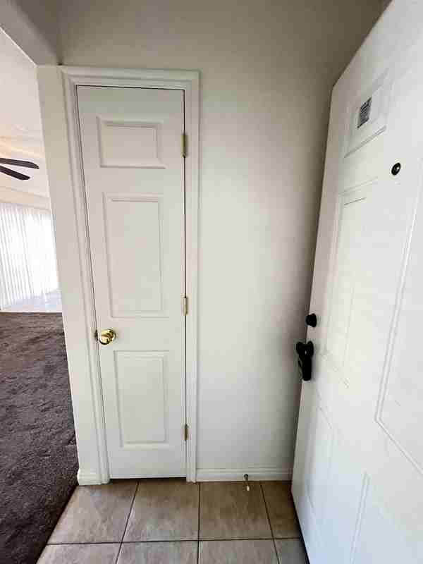 1023 Westsouth - Photo 4 of 29