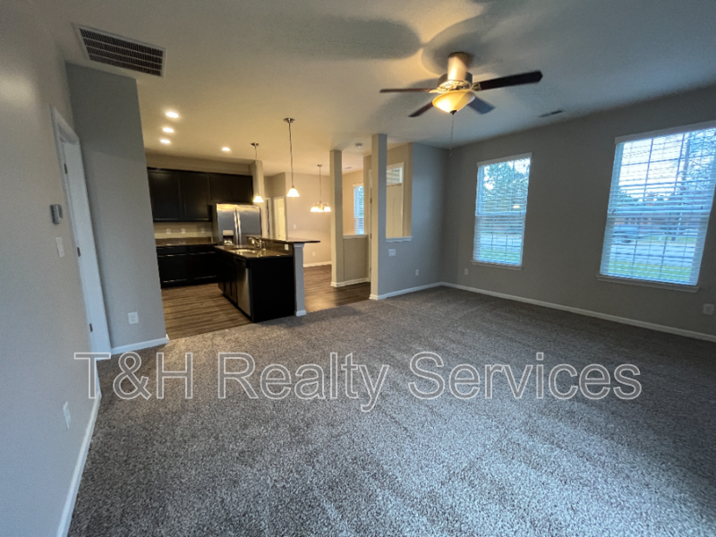 602 N Grant St - Photo 4 of 20