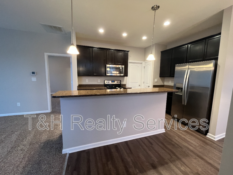 602 N Grant St - Photo 5 of 20