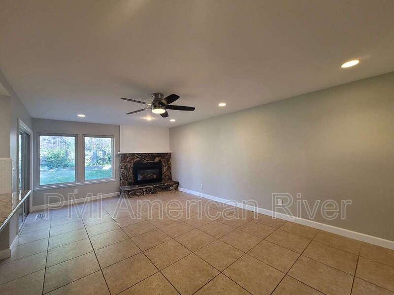 7817 Palmyra Dr - Photo 6 of 30