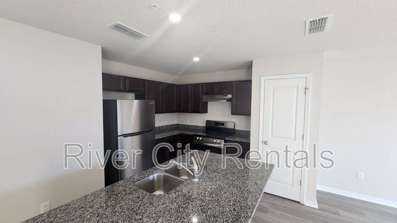 6541 Sweetbay Ln #101 - Photo 5 of 18